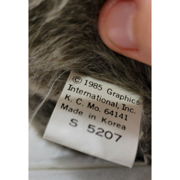 Vintage 1985 Graphics International Gray Cat Red Ball Of Yard Stuffed Plush 11" - Picture 5 of 5